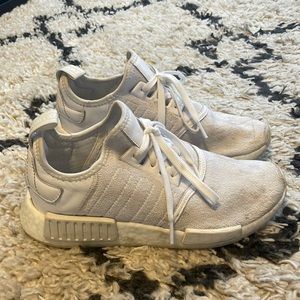 White Adidas tennis shoes